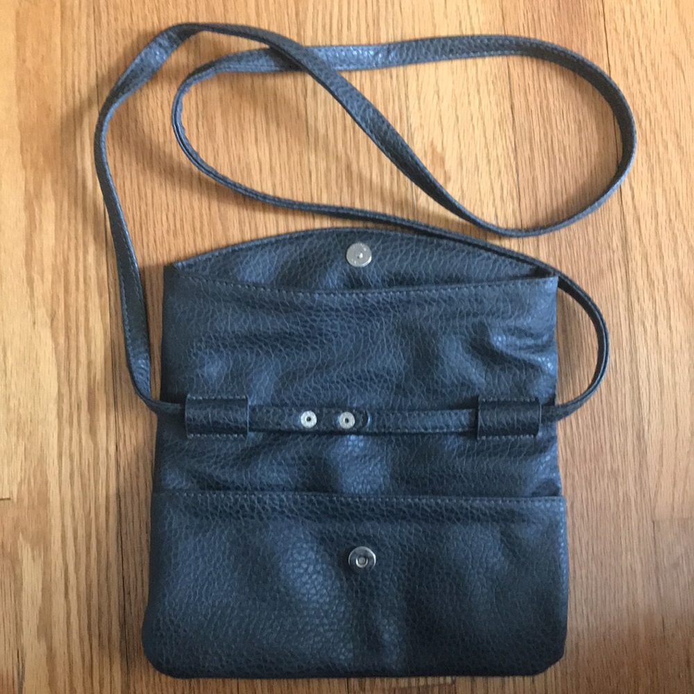 Signature Weekend Purse - Picture 4 of 9